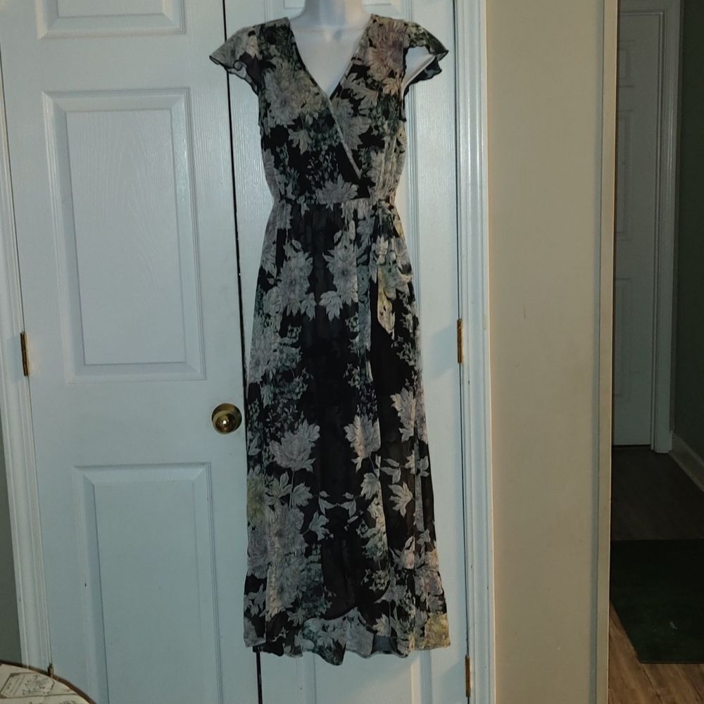 BAND OF GYPSIES | Black Floral Sheer Bottom Maxi Dress  Sz S NWOT